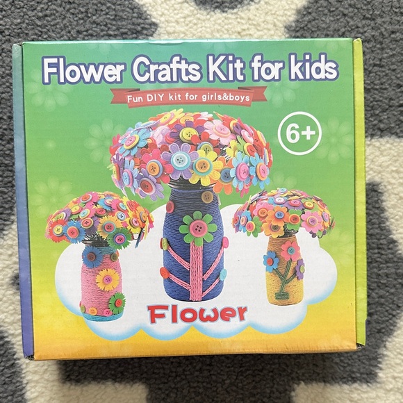 🌸 NEW IN BOX Flower Crafts Kit for Kids - Colorful DIY Set girls crafts - Picture 3 of 9